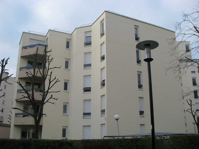 APPARTEMENT MONTIGNY LE BRETONNEUX - 3 pièce(s) - 50 m2 APPARTEMENT MONTIGNY LE BRETONNEUX - 3 pièce(s) - 50 m2