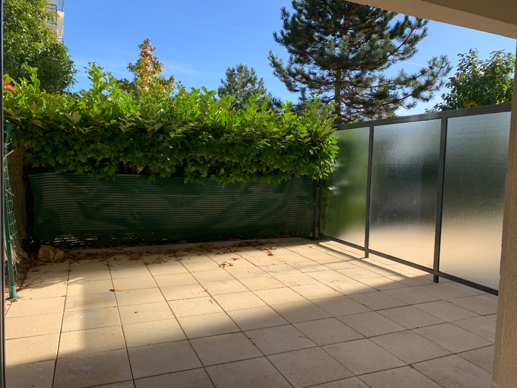 APPARTEMENT MONTIGNY LE BRETONNEUX - 4 pièce(s) - 91 m2 APPARTEMENT MONTIGNY LE BRETONNEUX - 4 pièce(s) - 91 m2