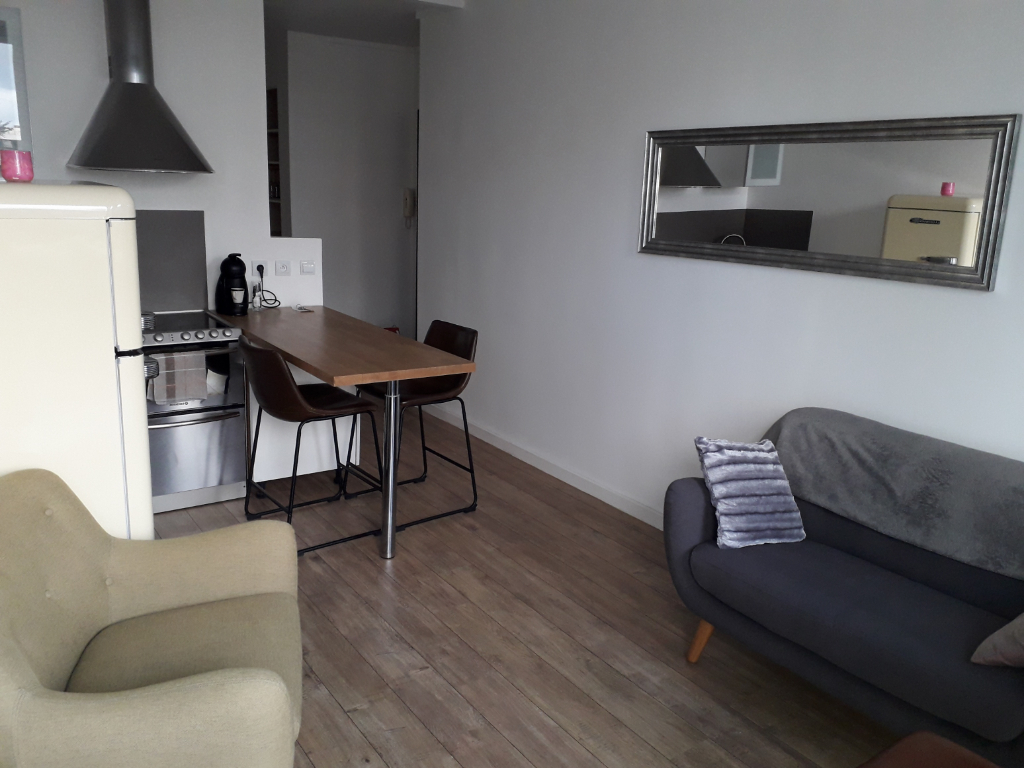 Appartement meublé Fontenay Le Fleury 2 pièce(s) 28 m2 Appartement meublé Fontenay Le Fleury 2 pièce(s) 28 m2