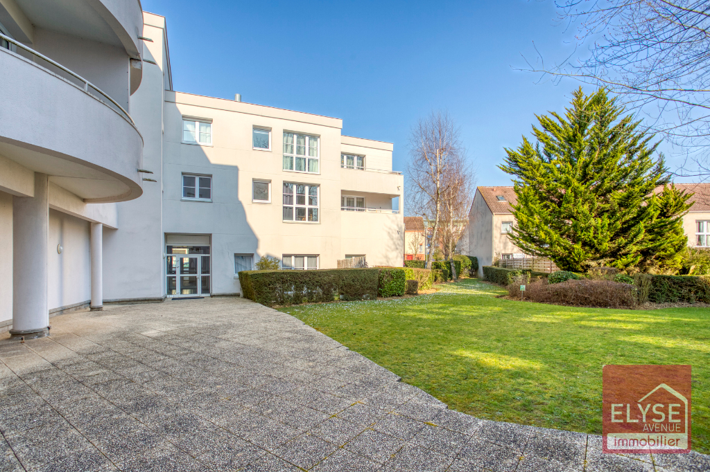 Appartement Montigny Le Bretonneux 4 pièce(s) 80 m2 Appartement Montigny Le Bretonneux 4 pièce(s) 80 m2