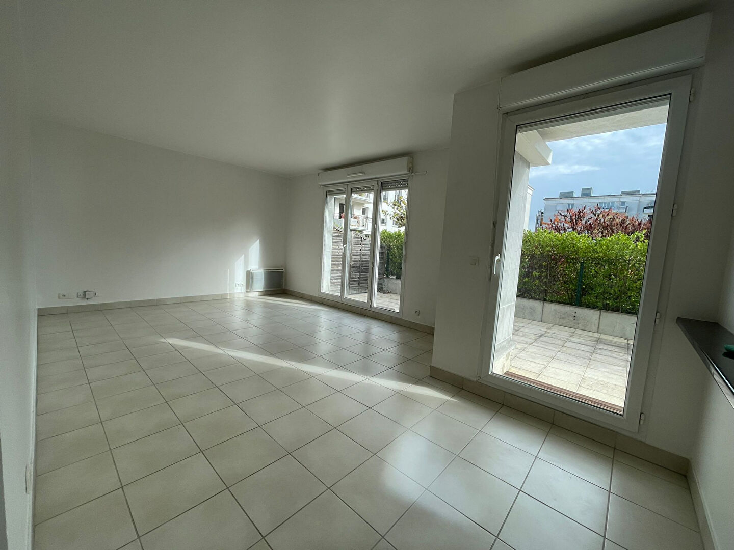 Appartement Montigny Le Bretonneux 2 pièce(s) 53 m2 Appartement Montigny Le Bretonneux 2 pièce(s) 53 m2